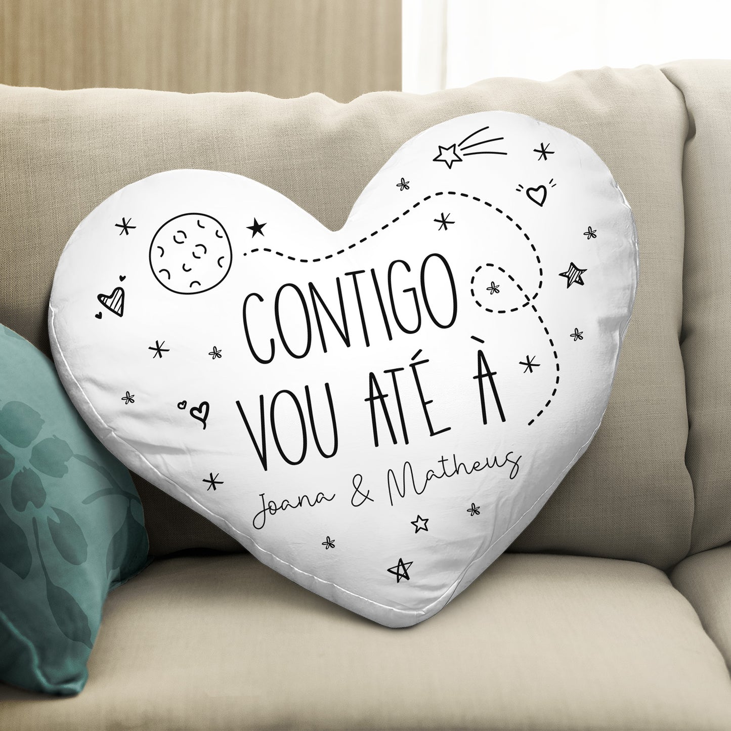 Almofada coração "Contigo vou até à lua"