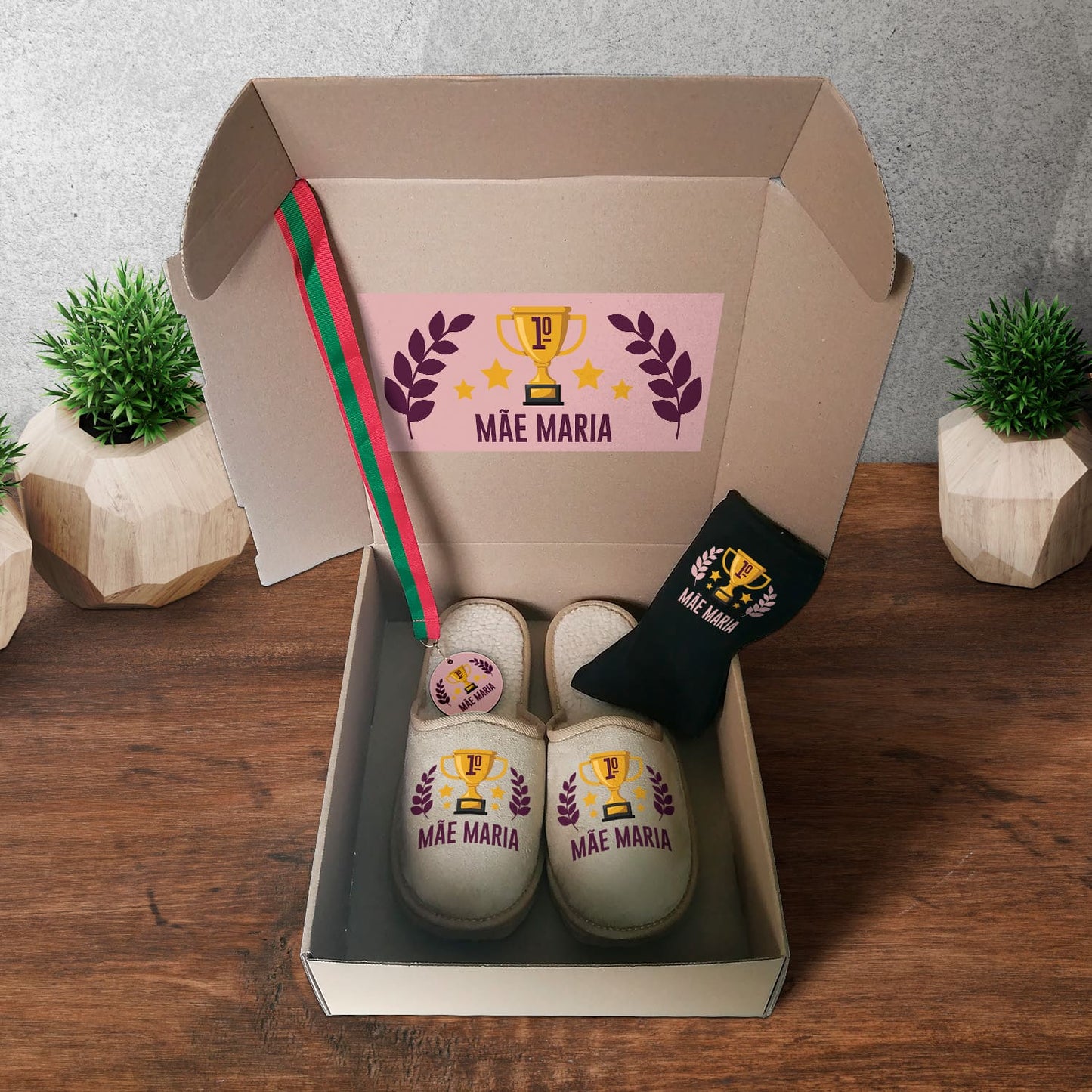 Box Medalha + Chinelos + Meias "1º Lugar"