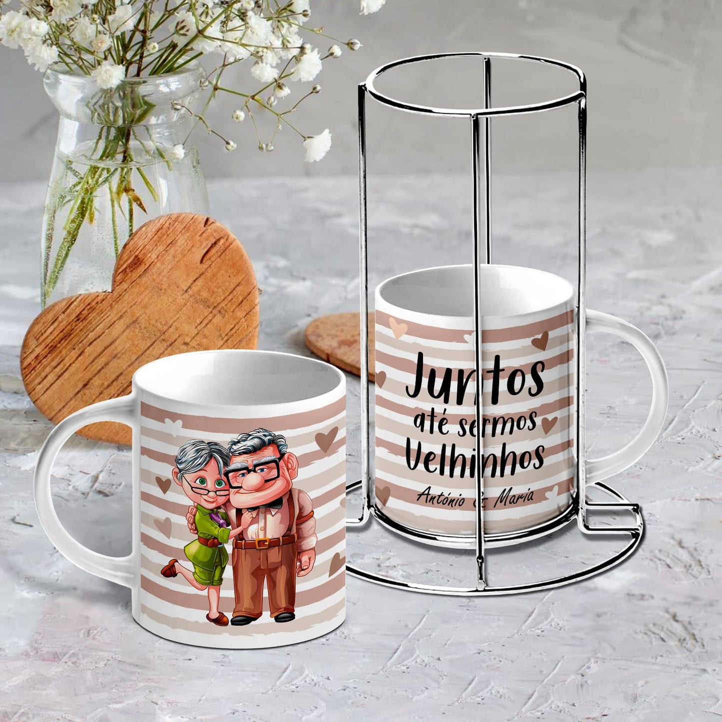 Conjunto 2 canecas com suporte "Juntos até sermos velhinhos"