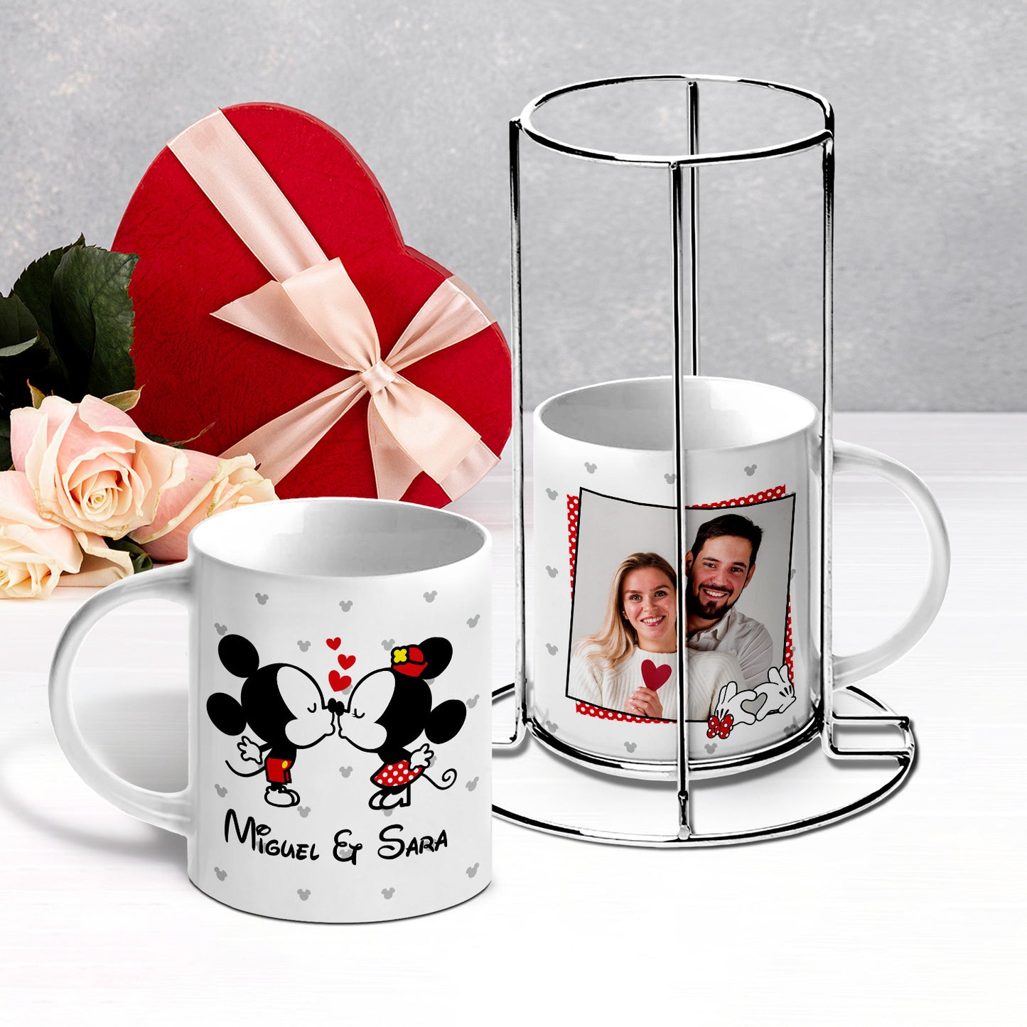 Conjunto 2 canecas com suporte "Apaixonados"