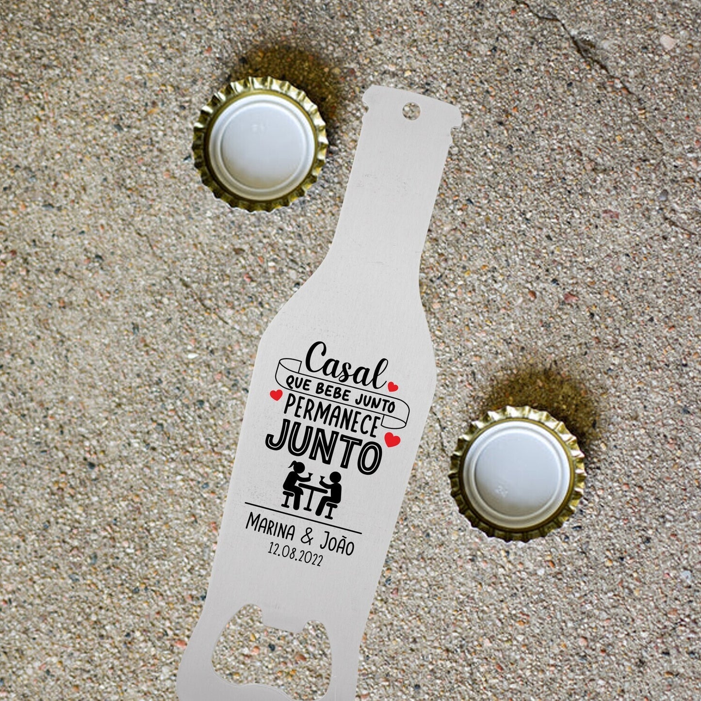 Caneca para Cerveja e/ou Abre-garrafas "Casal Permanece Junto"
