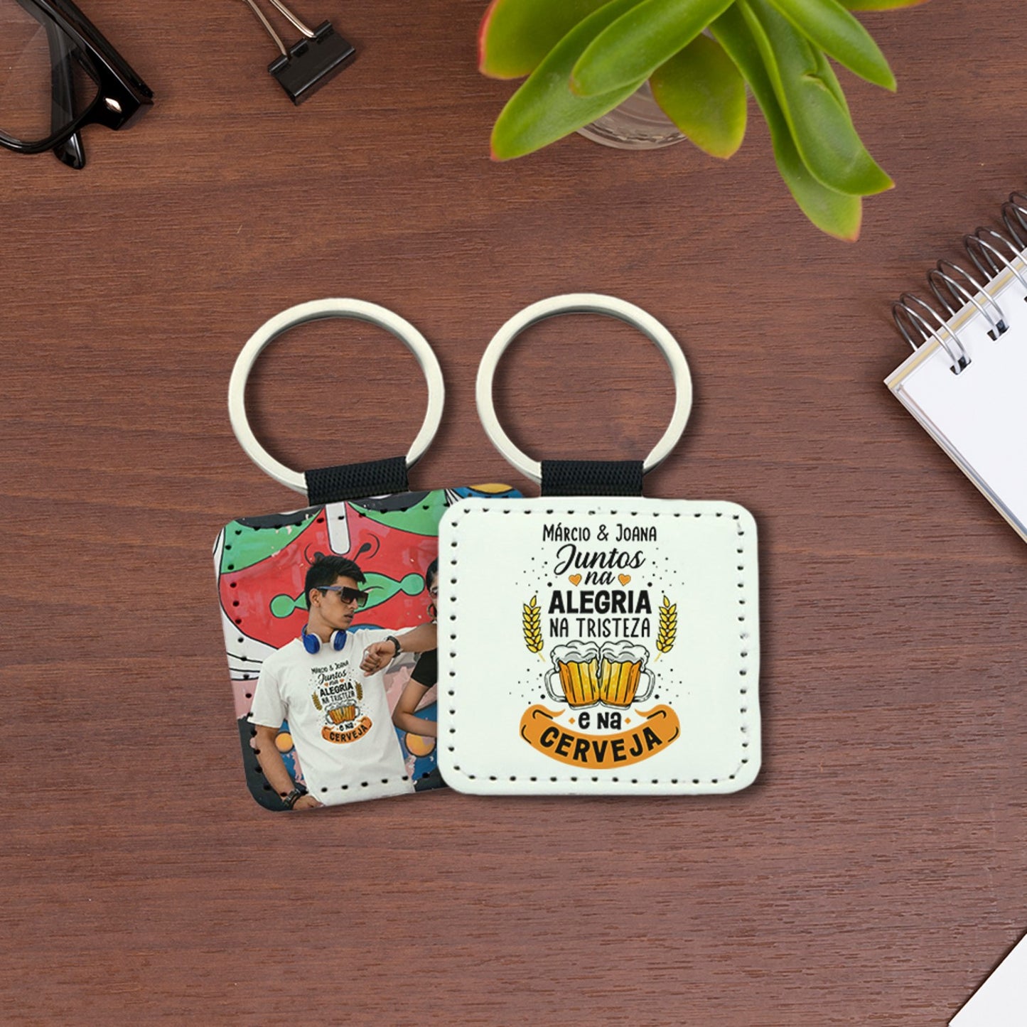 Porta-chaves quadrado "Juntos na Cerveja"