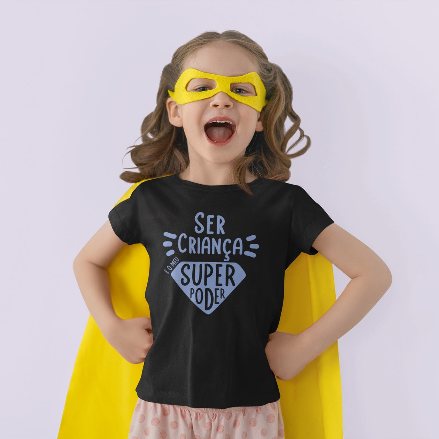 T-shirt "Ser criança é o meu super poder"