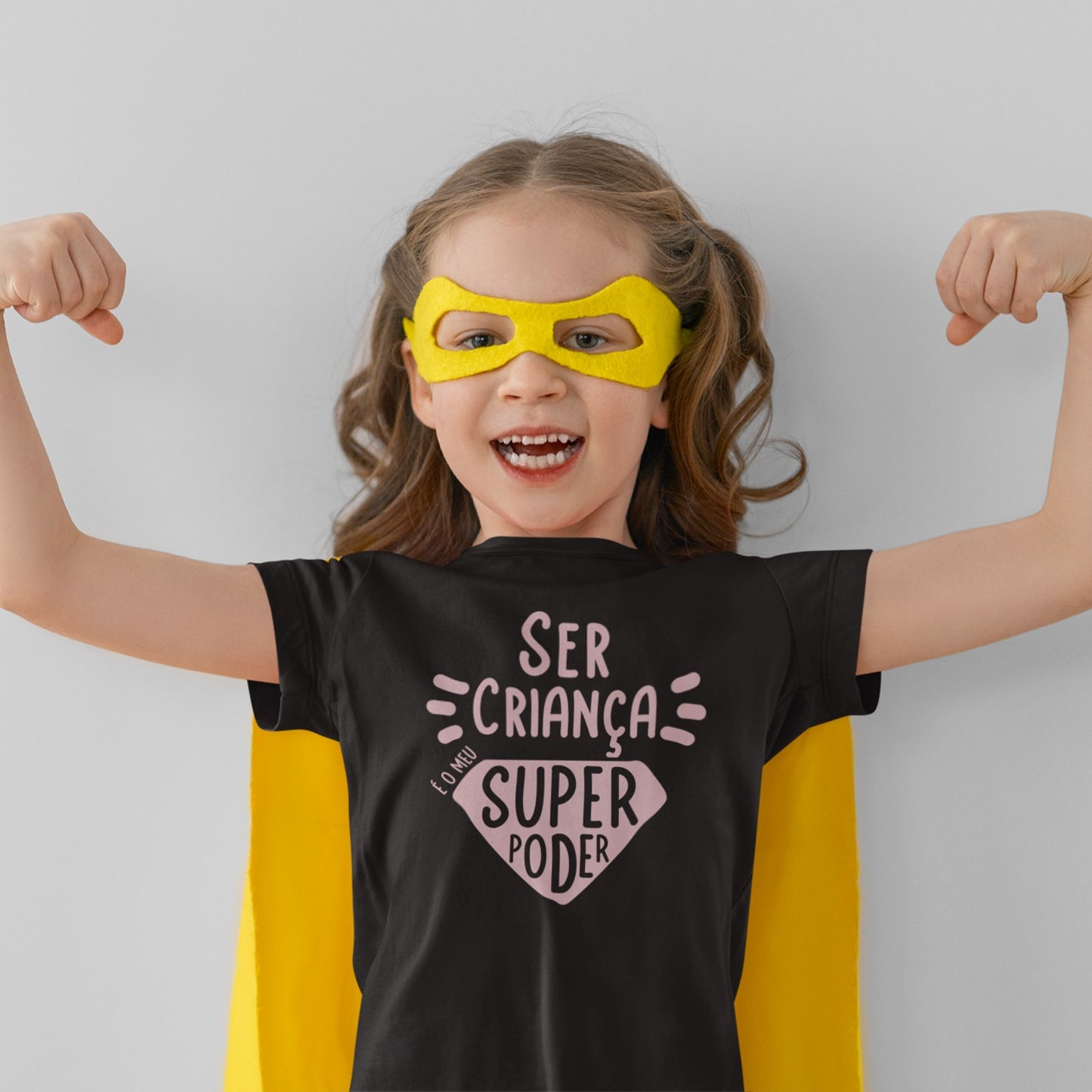 T-shirt "Ser criança é o meu super poder"