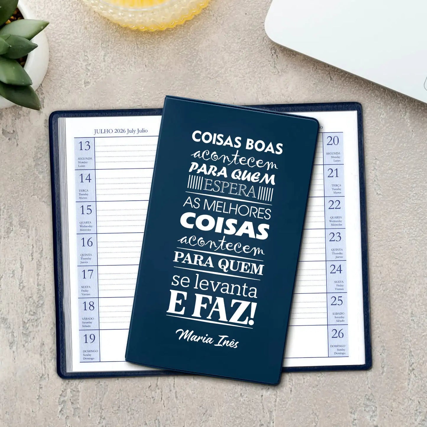Agenda de bolso 2026 personalizada com nome. Capa em PVC, formato A6.
