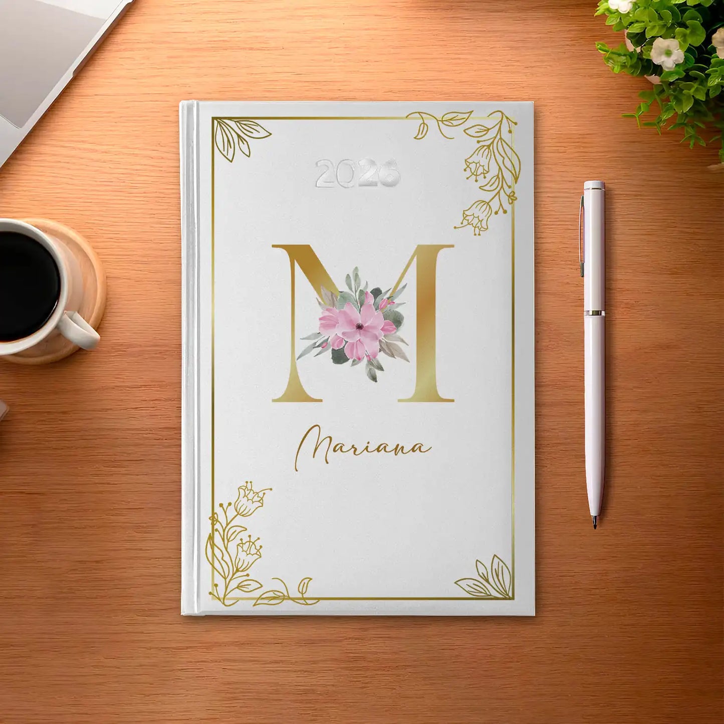 Agenda diária 2026 personalizada com nome. Capa rígida PU, formato A5.