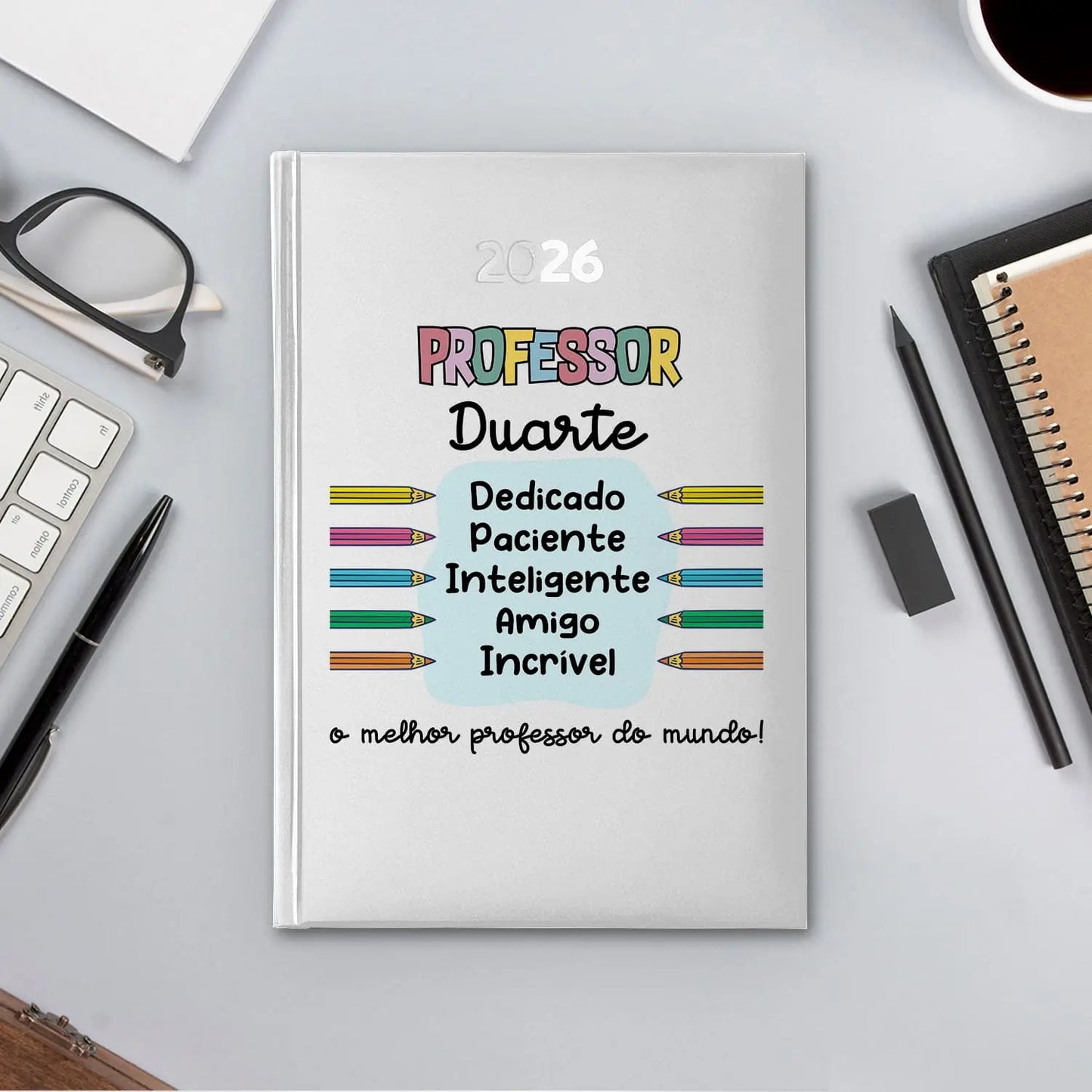 Agenda diária 2026 personalizada com nome. Capa rígida PU, formato A5.