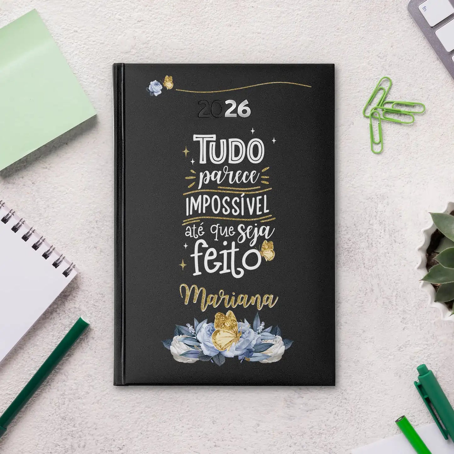 Agenda diária 2026 personalizada com nome. Capa rígida PU, formato A5.