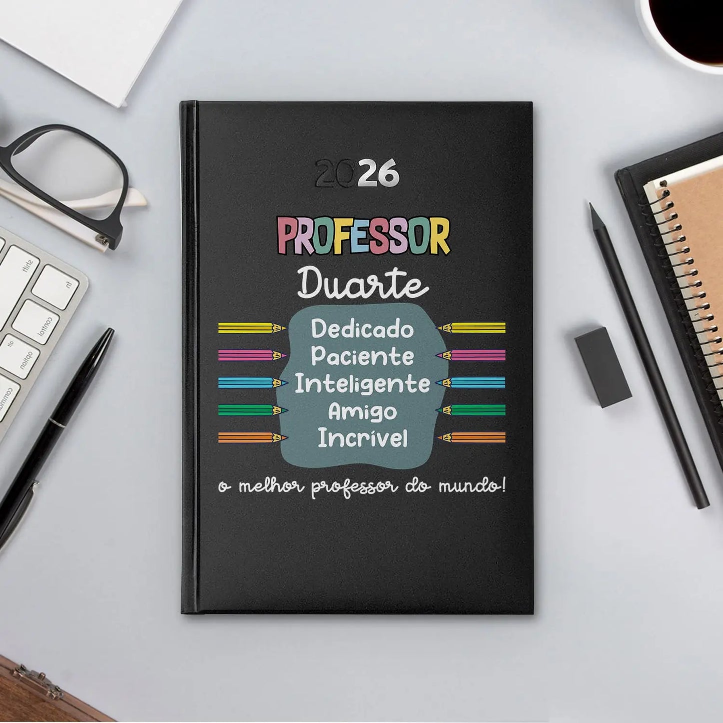 Agenda diária 2026 personalizada com nome. Capa rígida PU, formato A5.