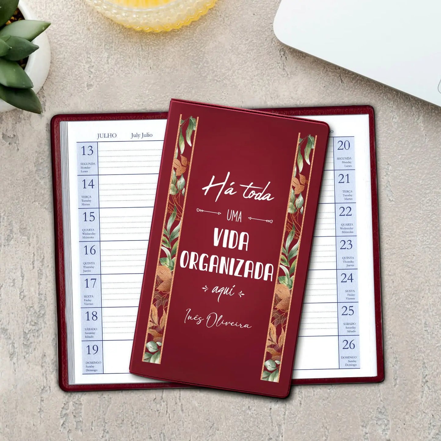Agenda de bolso 2027 personalizada com nome. Capa em PVC, formato A6.