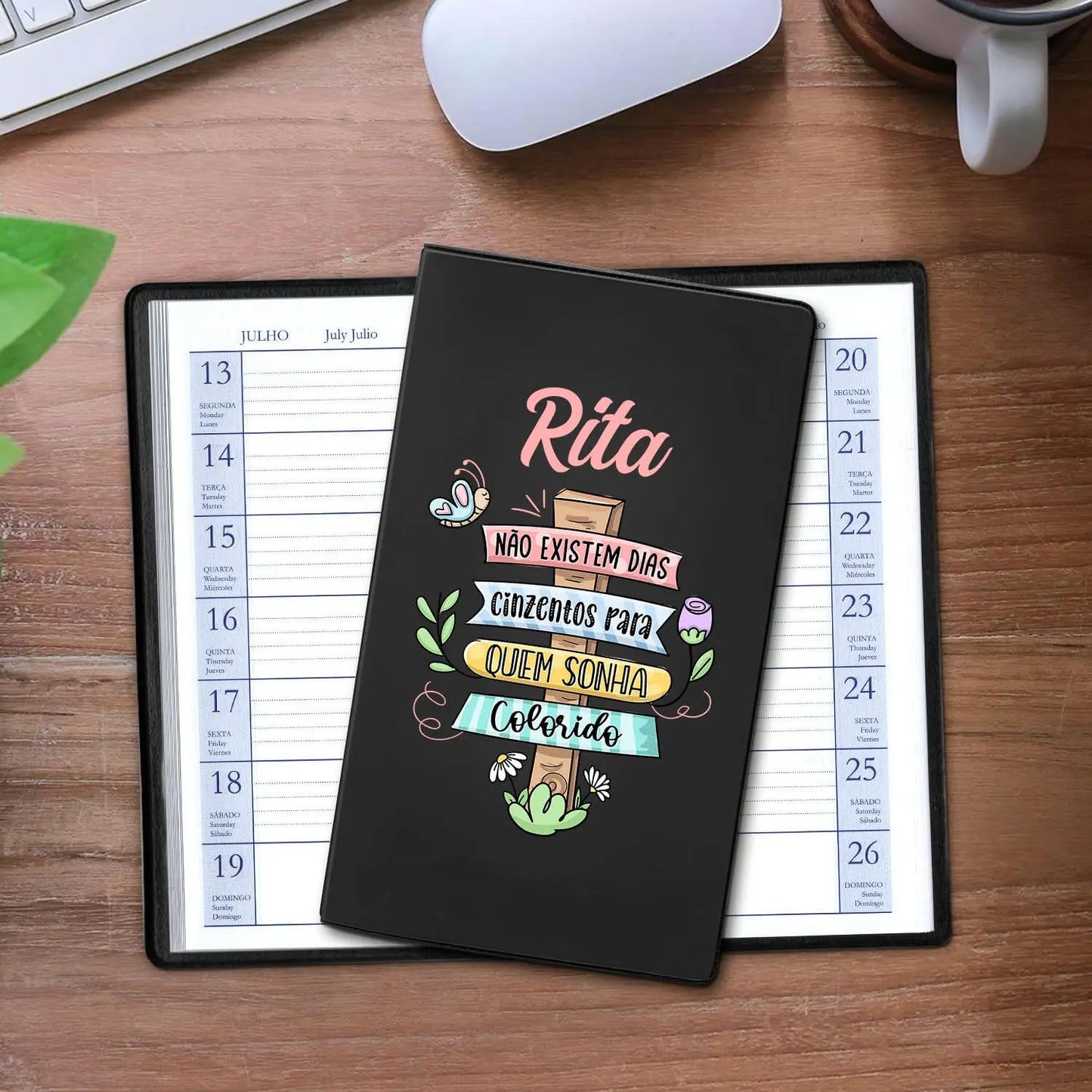 Agenda de bolso 2027 personalizada com nome. Capa em PVC, formato A6.