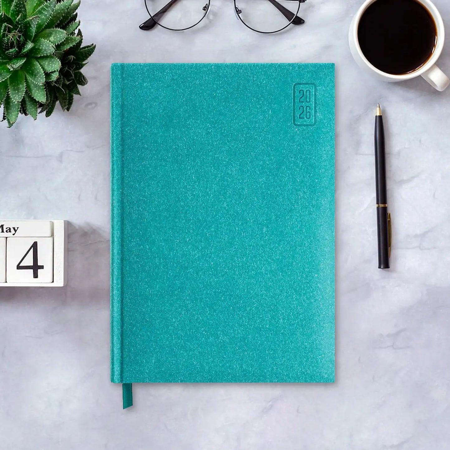 Agenda diária 2026. Capa rígida em papel craft, formato A5.