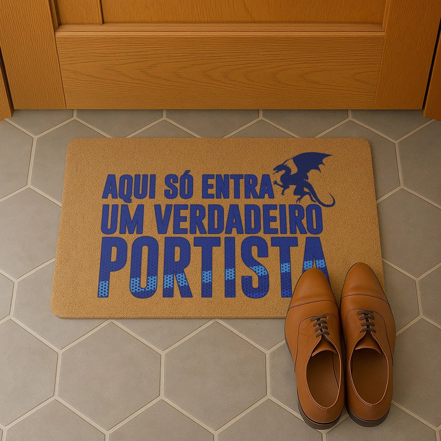 Tapete de entrada personalizado. Superfície de fibra sintética. Base de borracha preta antiderrapante. 40x60 cm.