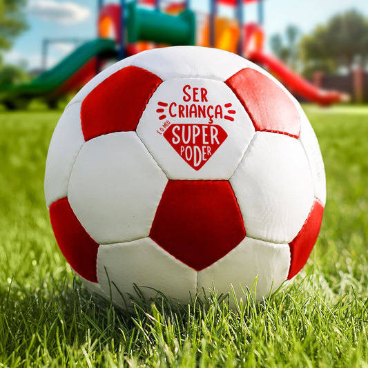 Bola "Ser criança é o meu super poder"