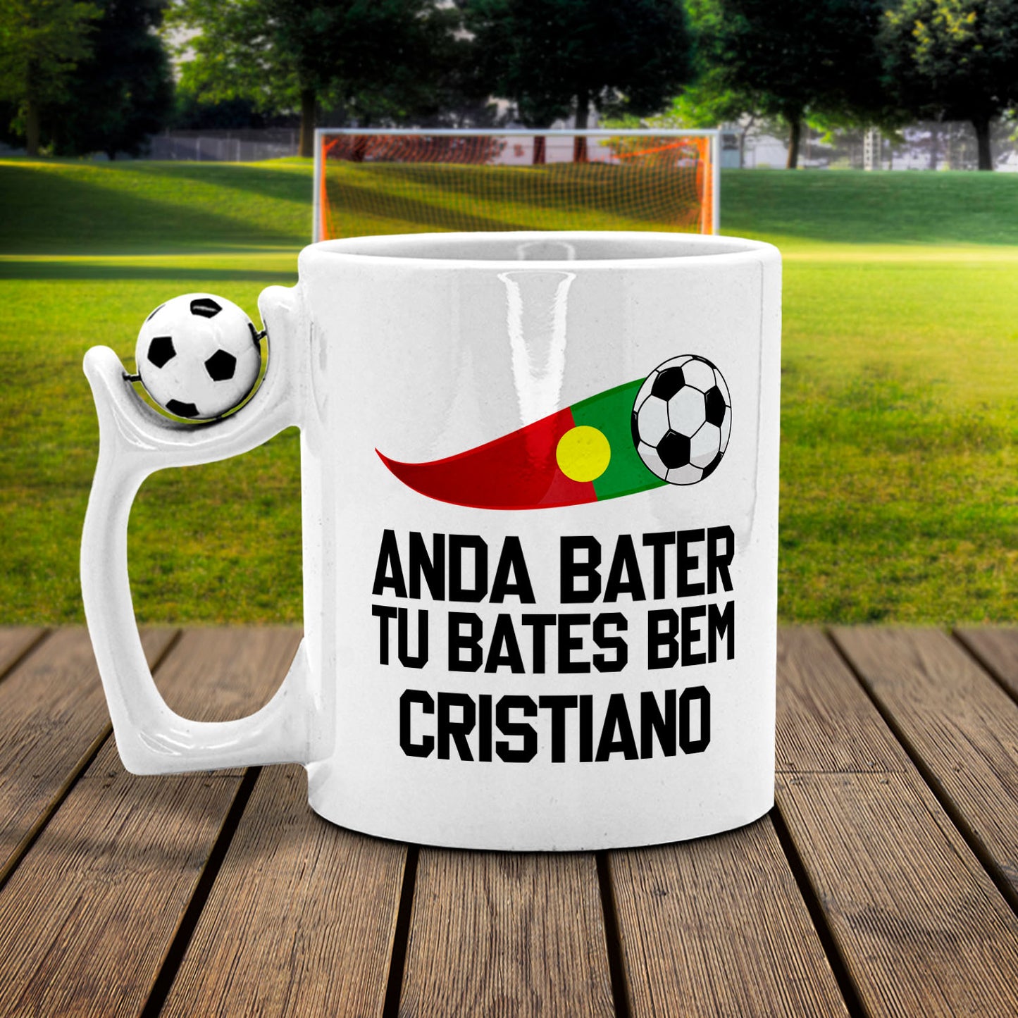 Caneca Bola "Anda bater, tu bates bem"