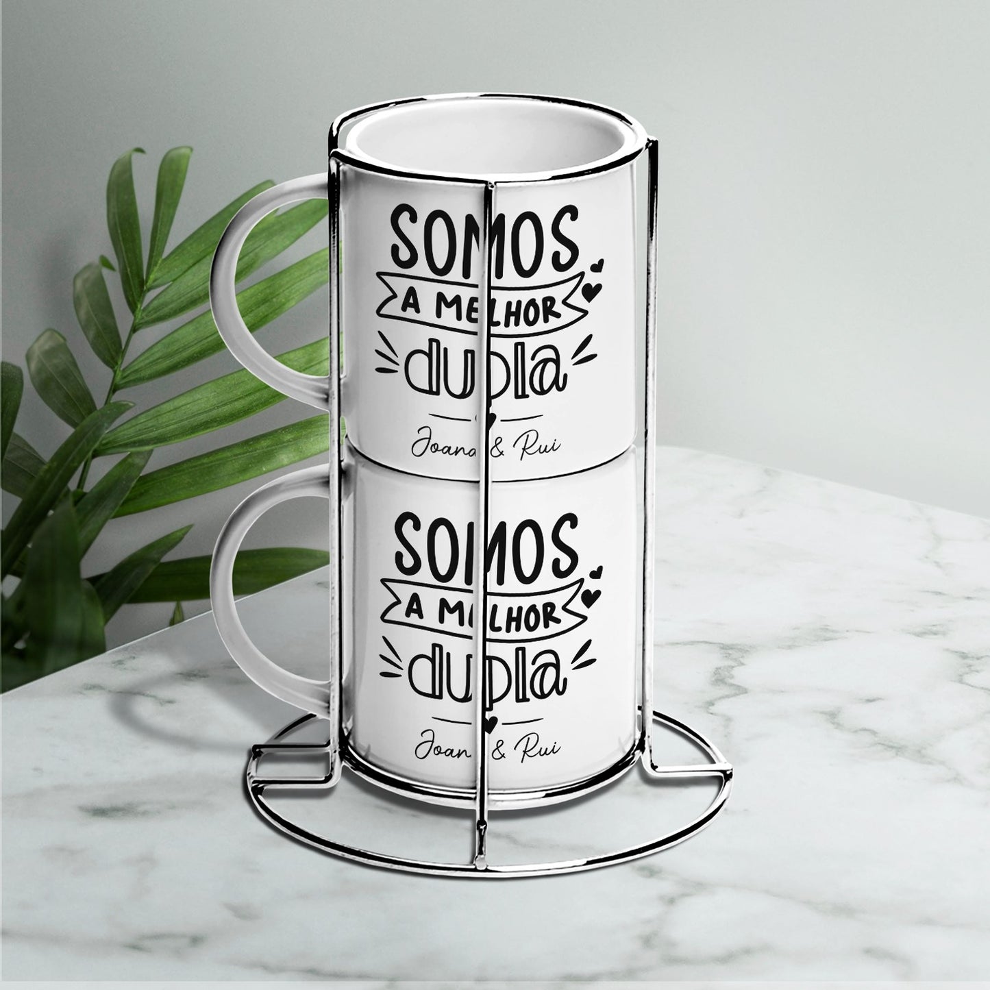 Conjunto 2 canecas com suporte "Somos a Melhor Dupla"