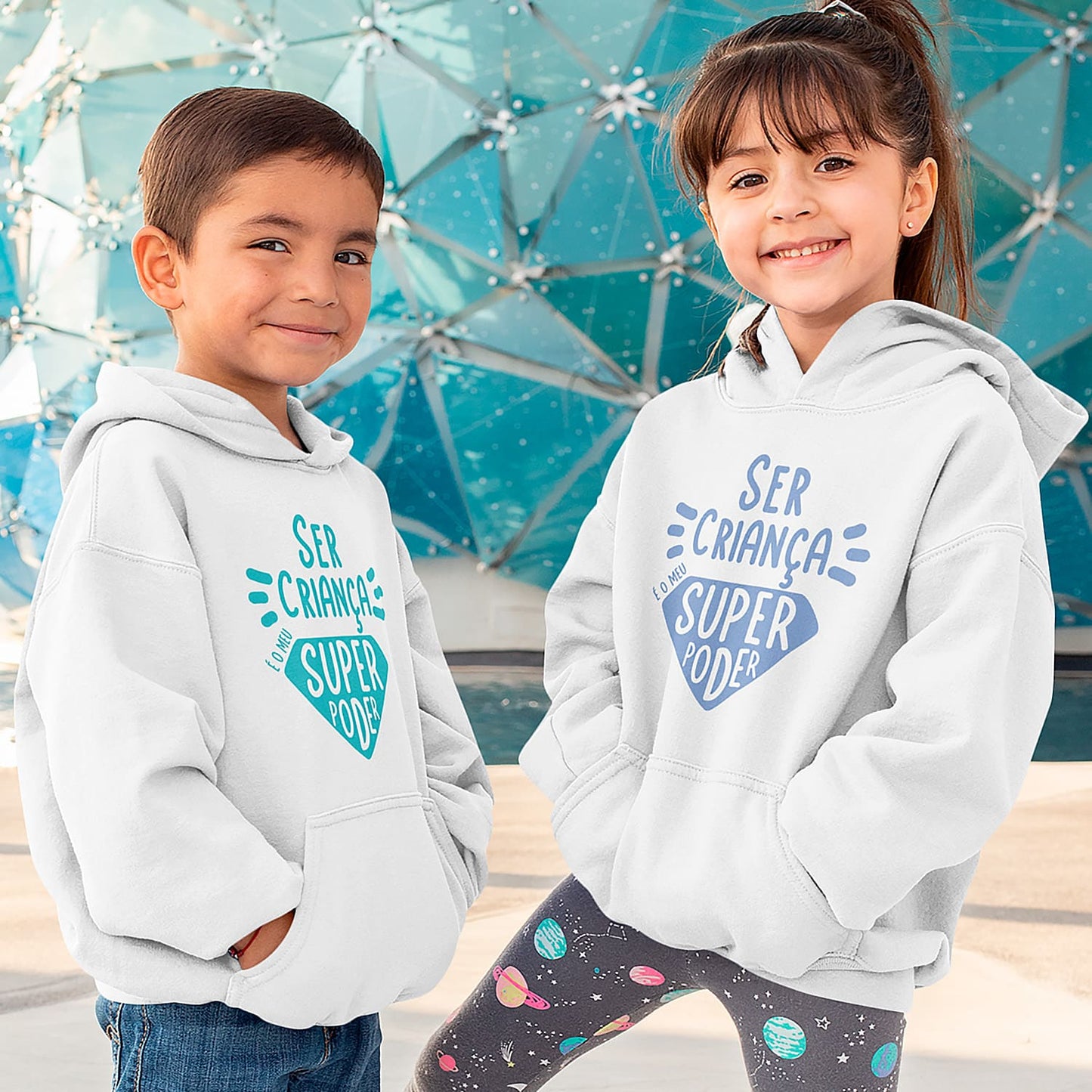Sweatshirt "Ser criança é o meu super poder"