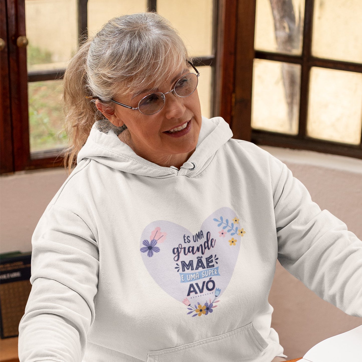 Sweatshirt "És uma Grande Mãe e uma Super Avó"