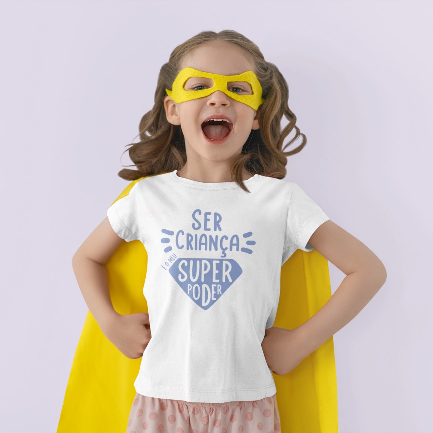 T-shirt "Ser criança é o meu super poder"