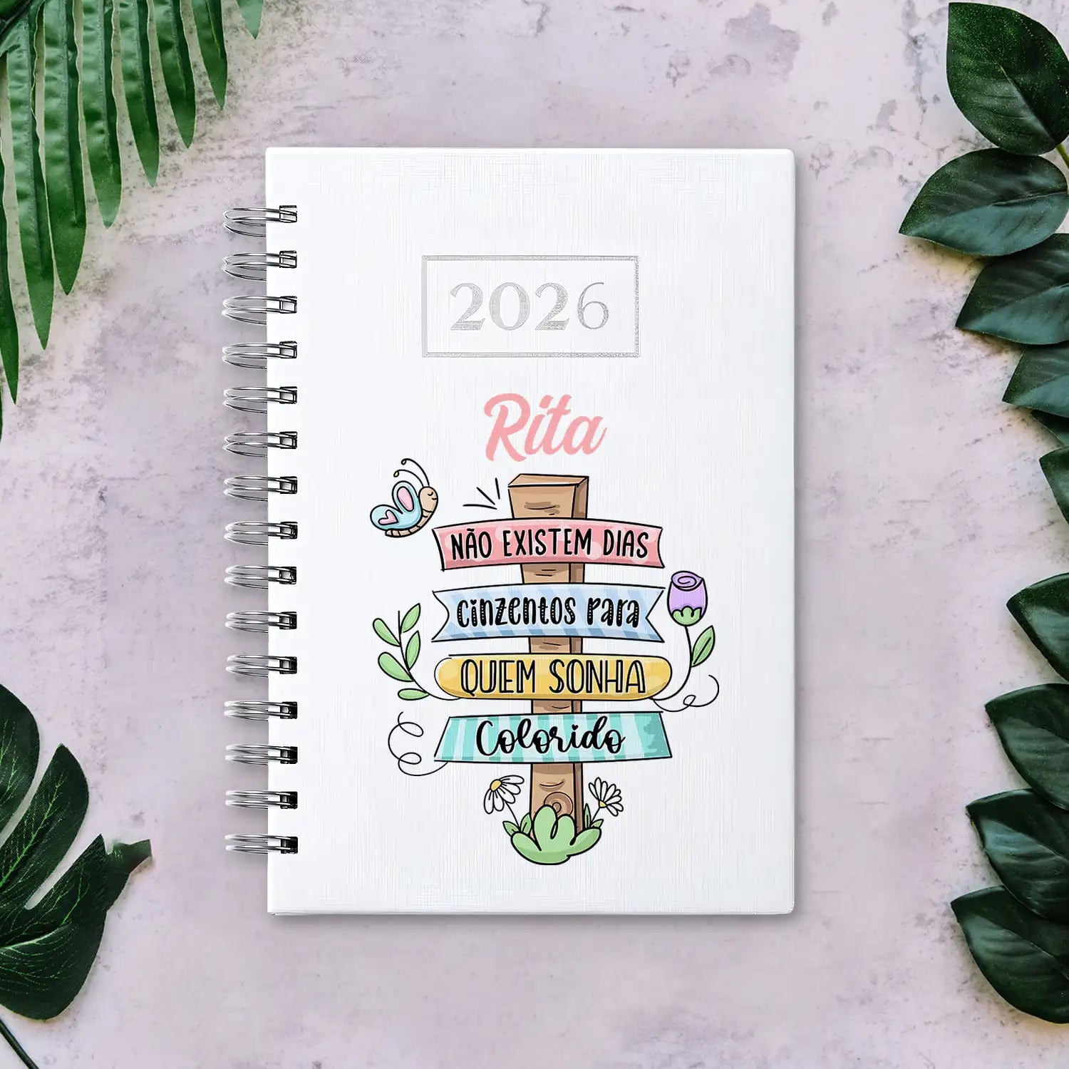 Agenda diária 2026 de argolas personalizada com nome. Capa PU acolchoado, formato A5.