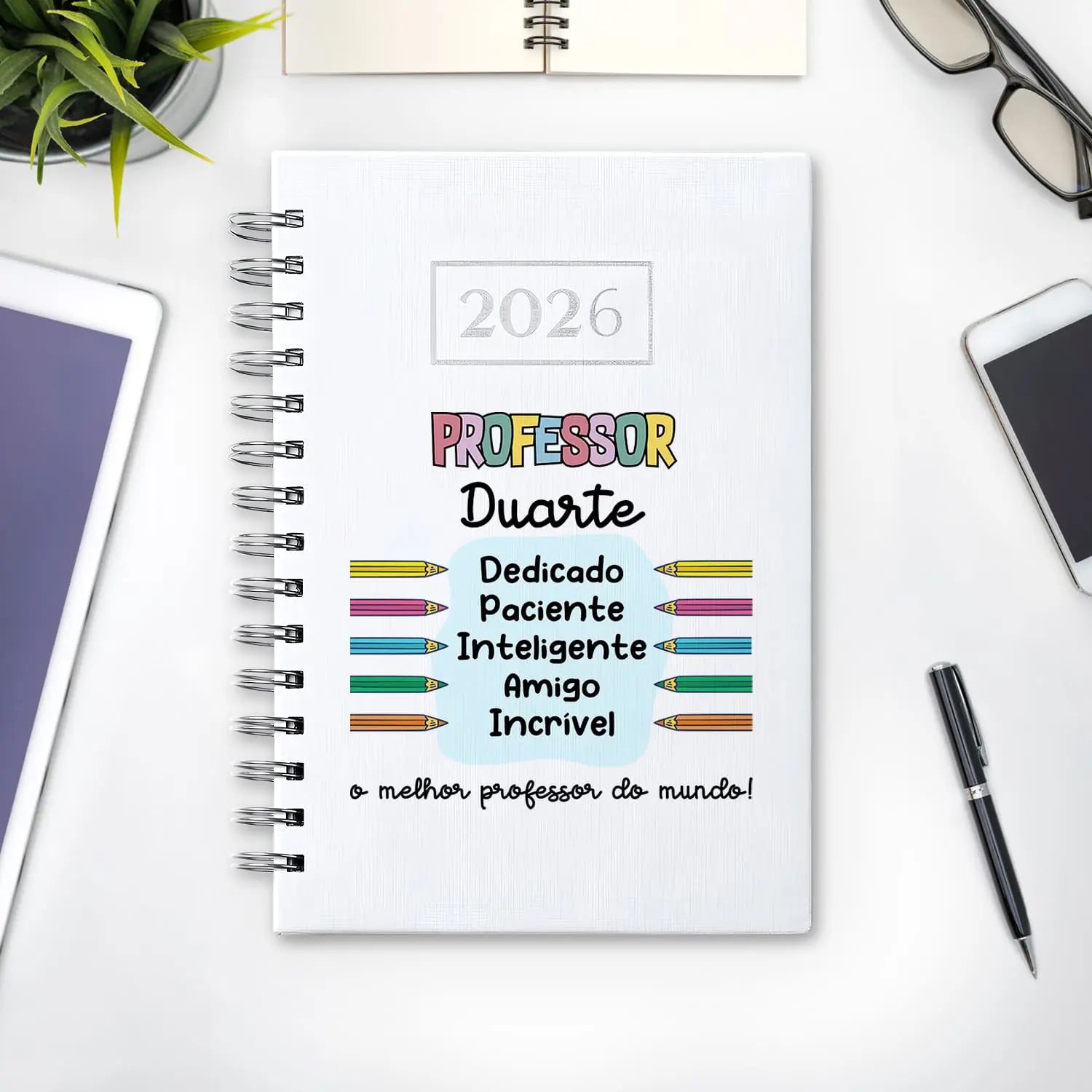 Agenda diária 2026 de argolas personalizada com nome. Capa PU acolchoado, formato A5.