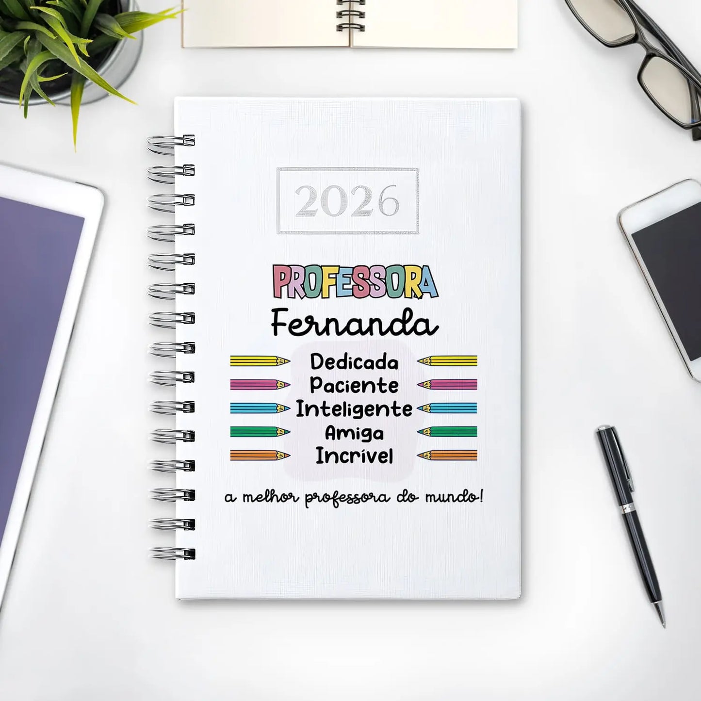 Agenda diária 2026 de argolas personalizada com nome. Capa PU acolchoado, formato A5.