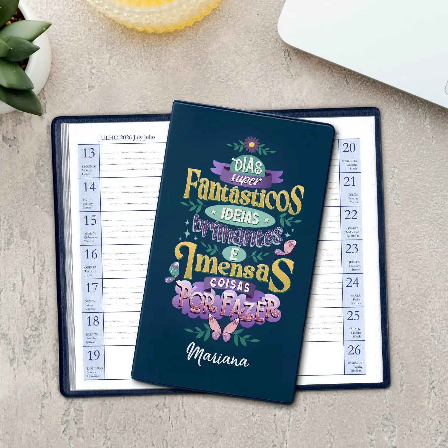 Agenda de bolso 2026 personalizada com nome. Capa em PVC, formato A6.