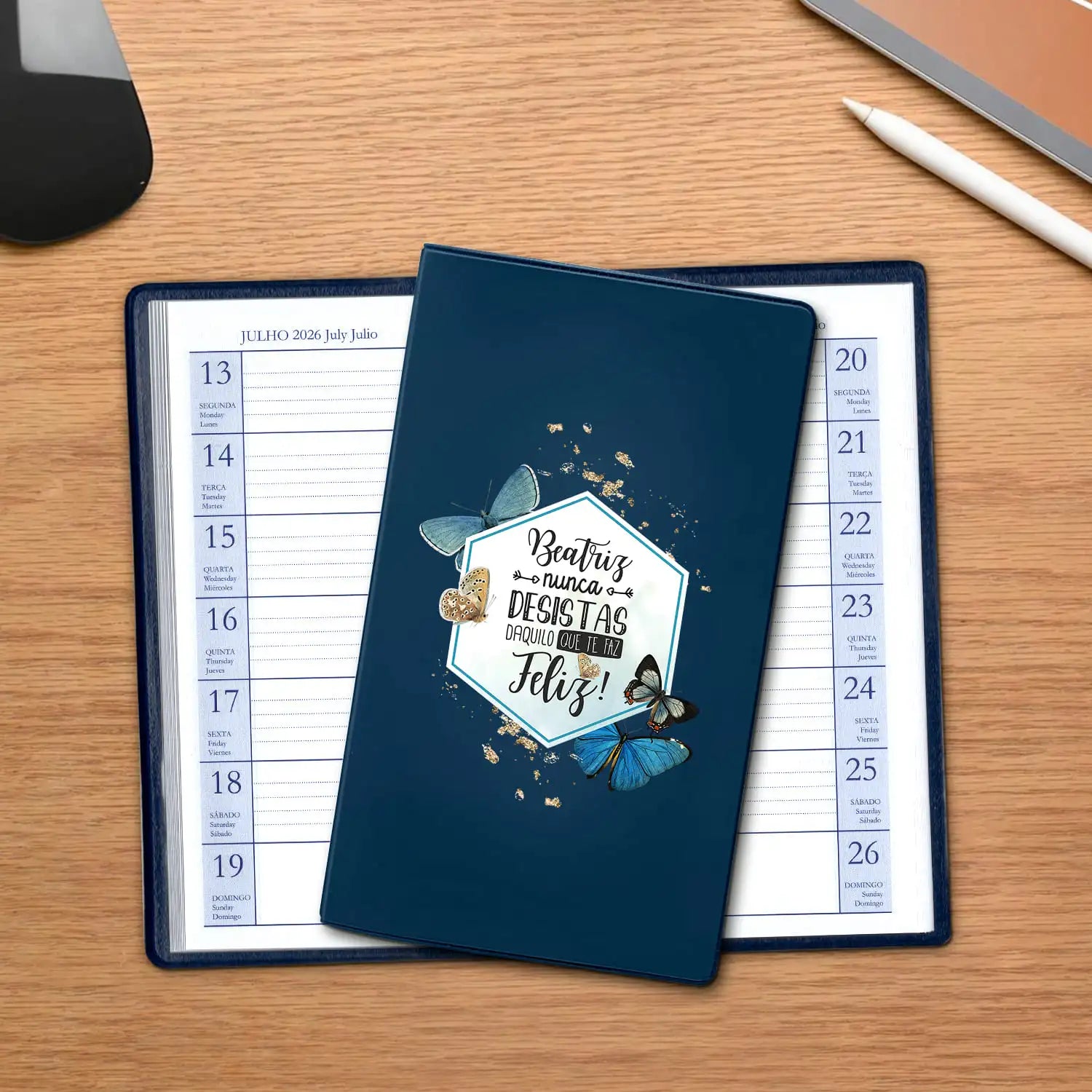 Agenda de bolso 2026 personalizada com nome. Capa em PVC, formato A6.