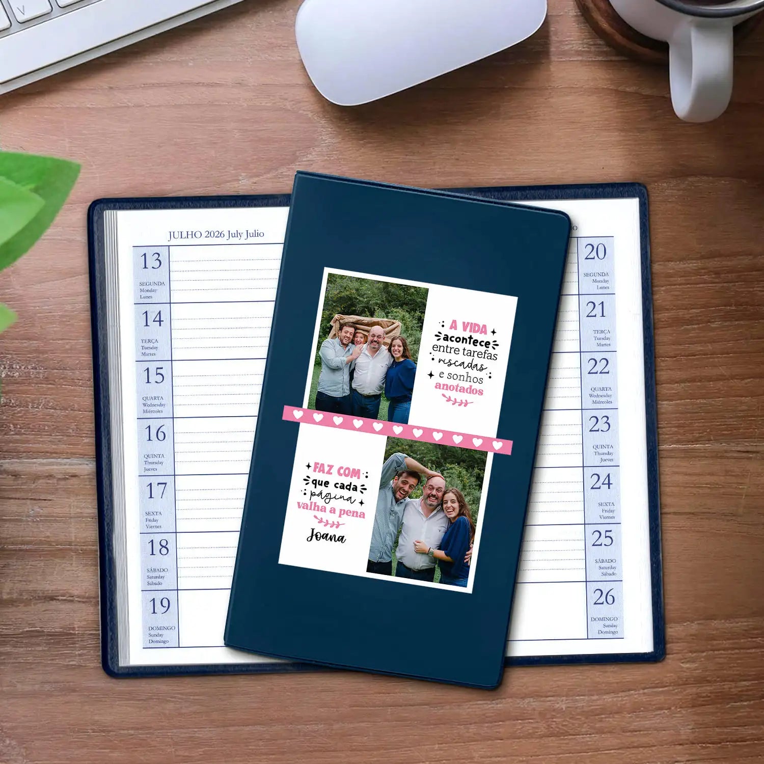 Agenda de bolso 2026 personalizada com  fotografias e nome. Capa em PVC, formato A6.