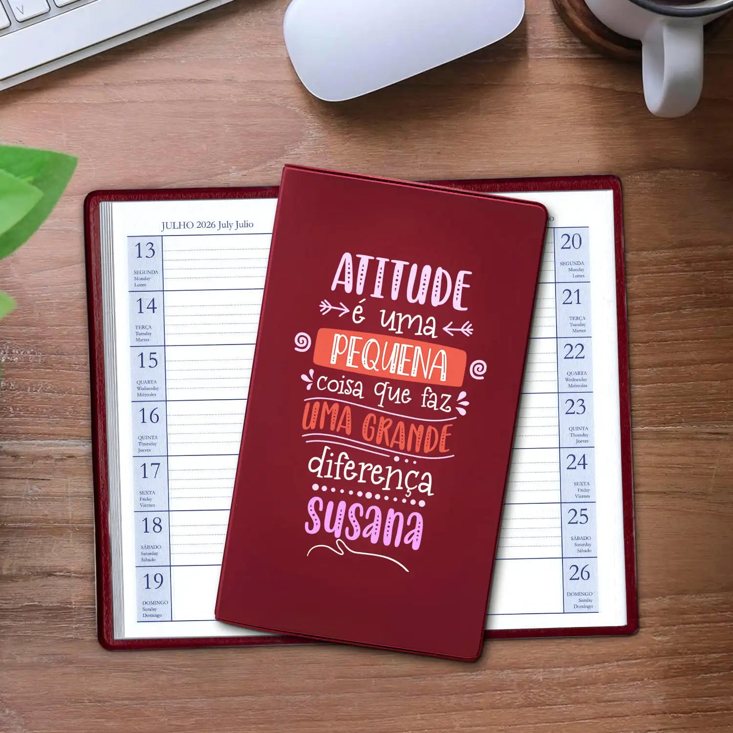 Agenda de bolso 2026 personalizada com nome. Capa em PVC, formato A6.