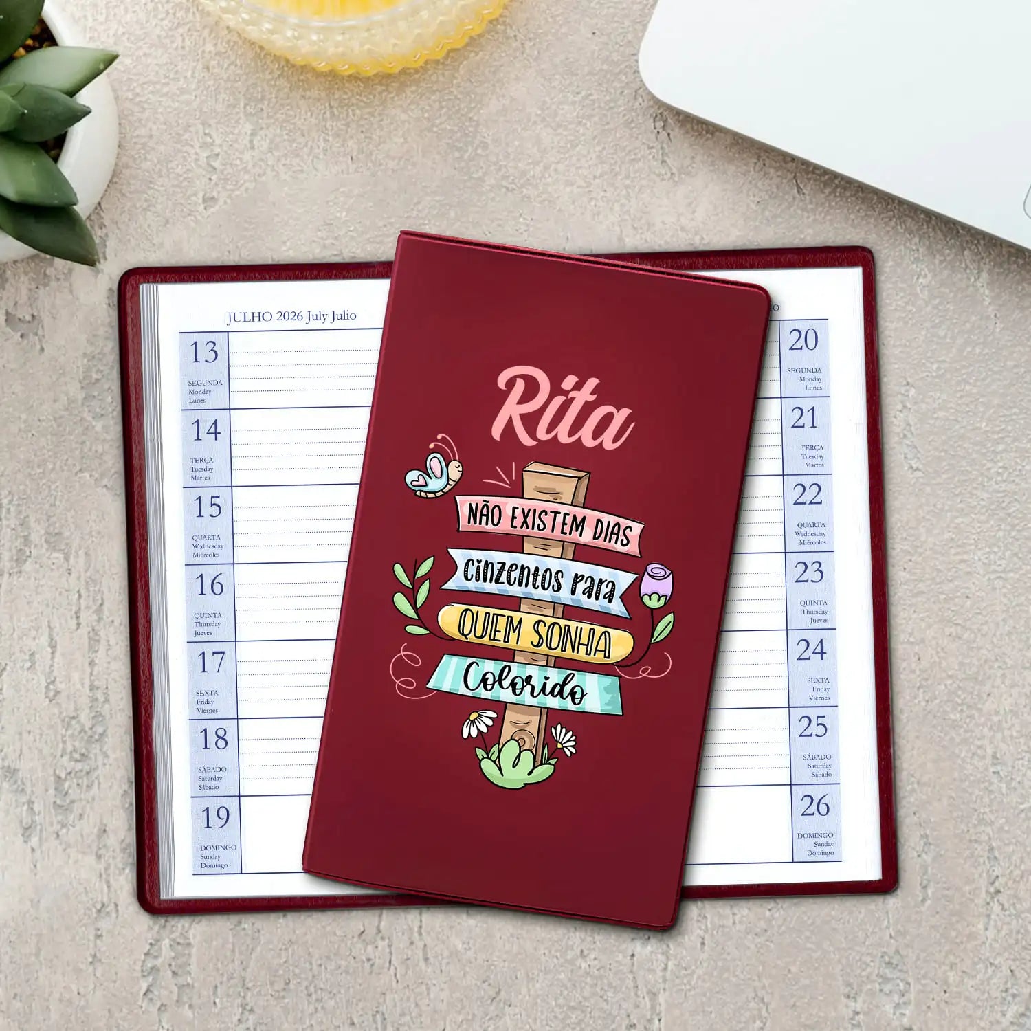 Agenda de bolso 2026 personalizada com nome. Capa em PVC, formato A6.