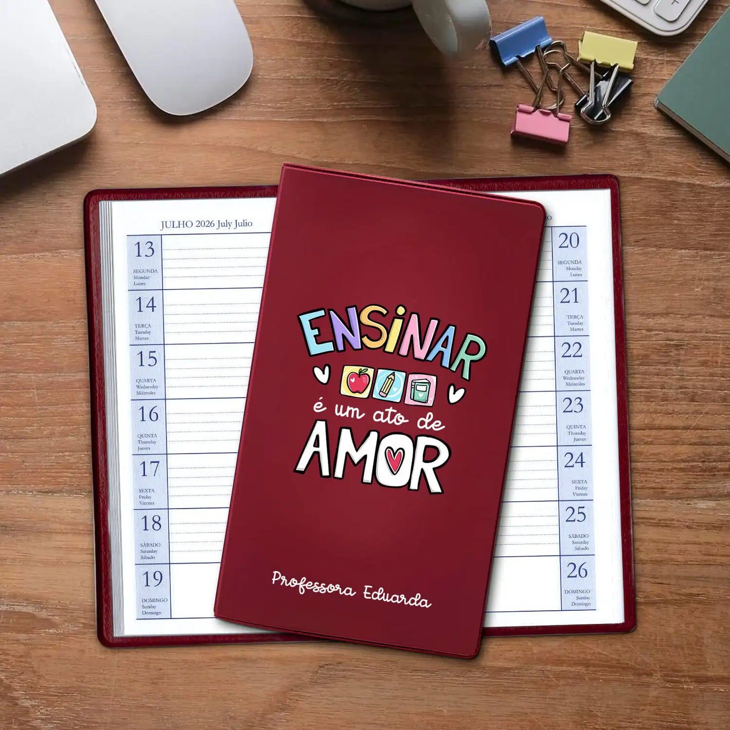 Agenda de bolso 2026 personalizada com profissão e nome. Capa em PVC, formato A6.