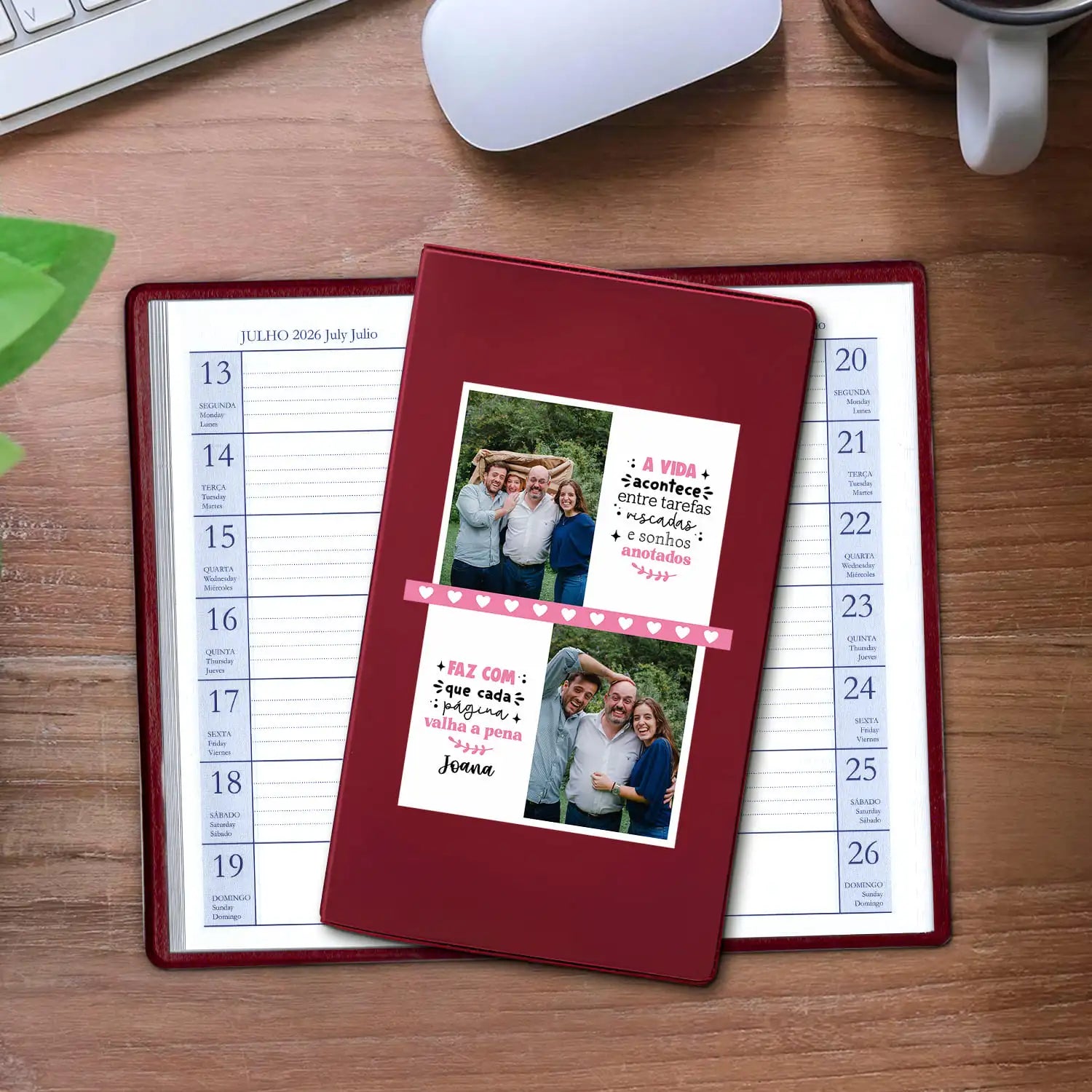 Agenda de bolso 2026 personalizada com  fotografias e nome. Capa em PVC, formato A6.