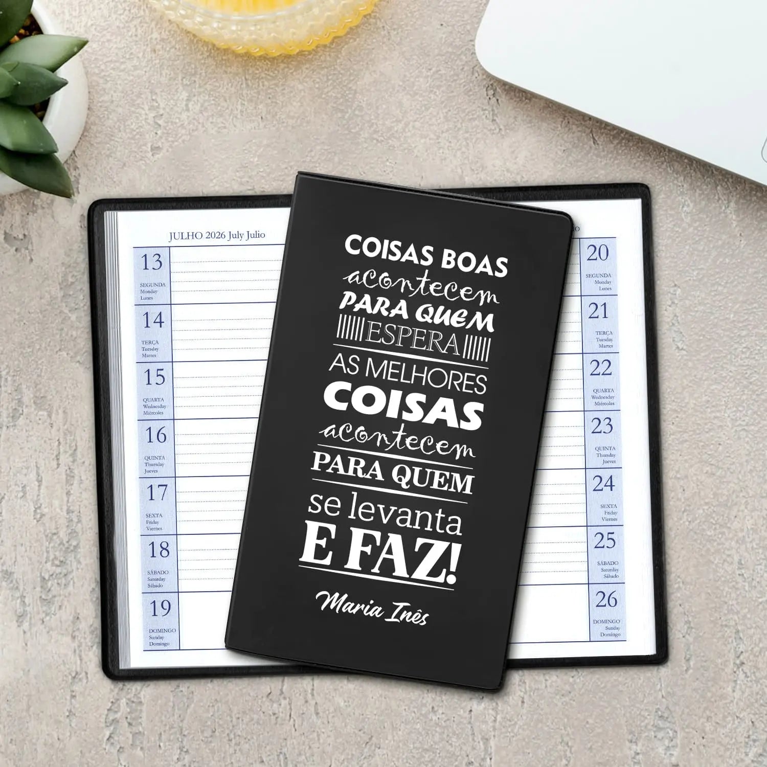 Agenda de bolso 2026 personalizada com nome. Capa em PVC, formato A6.