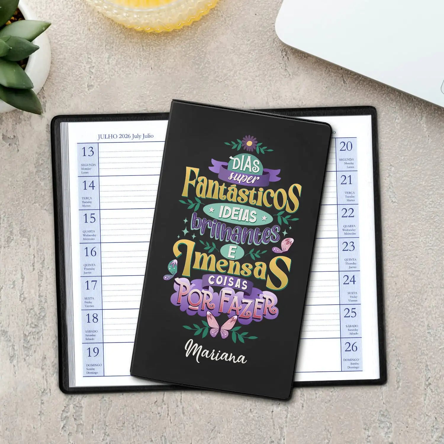 Agenda de bolso 2026 personalizada com nome. Capa em PVC, formato A6.