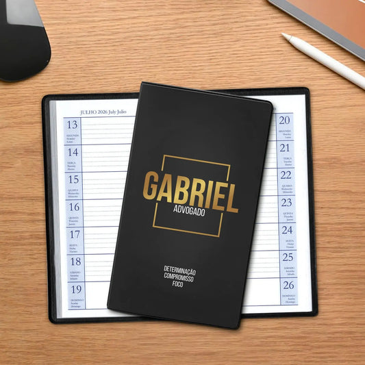 Agenda de bolso 2026 personalizada com nome e profissão. Capa em PVC, formato A6.