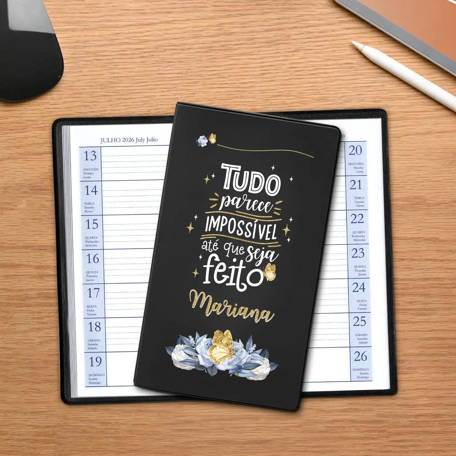 Agenda de bolso 2026 personalizada com nome. Capa em PVC, formato A6.