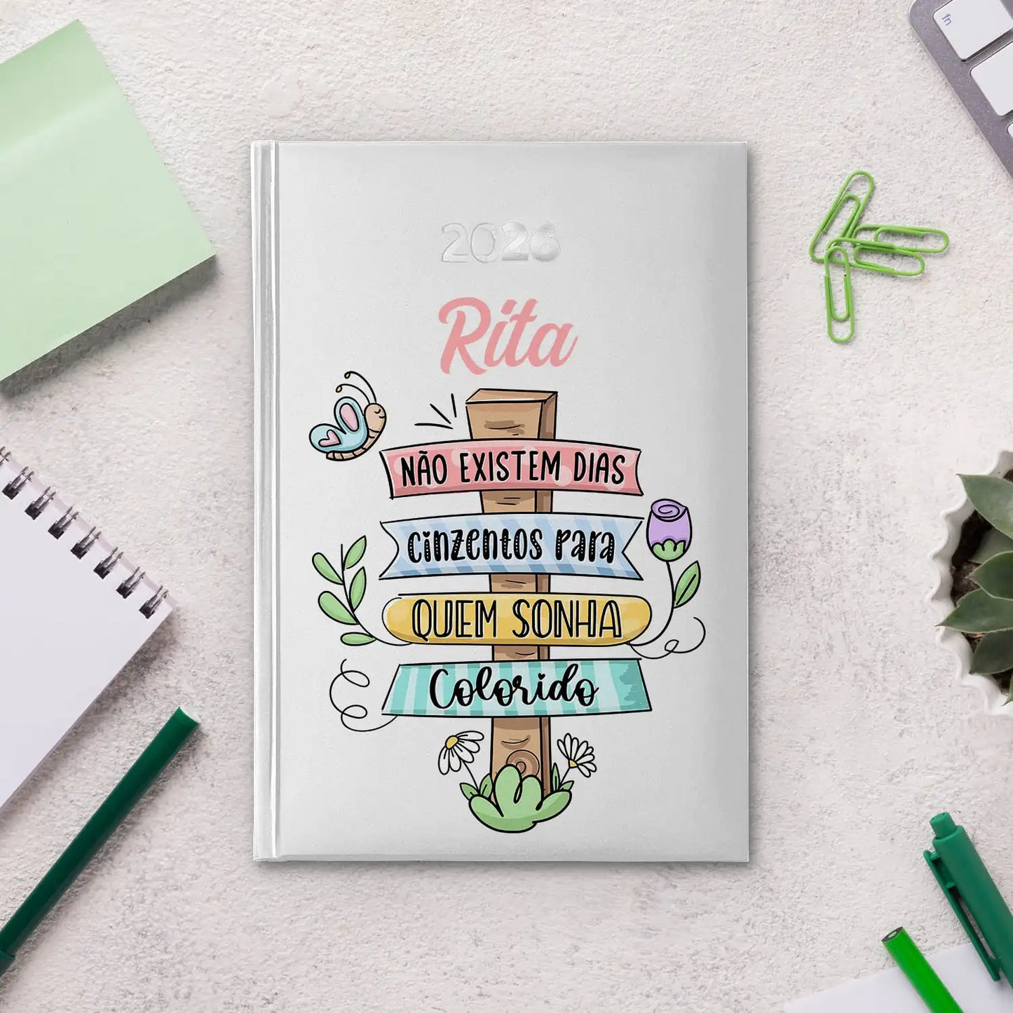 Agenda diária 2026 personalizada com nome. Capa rígida PU, formato A5.