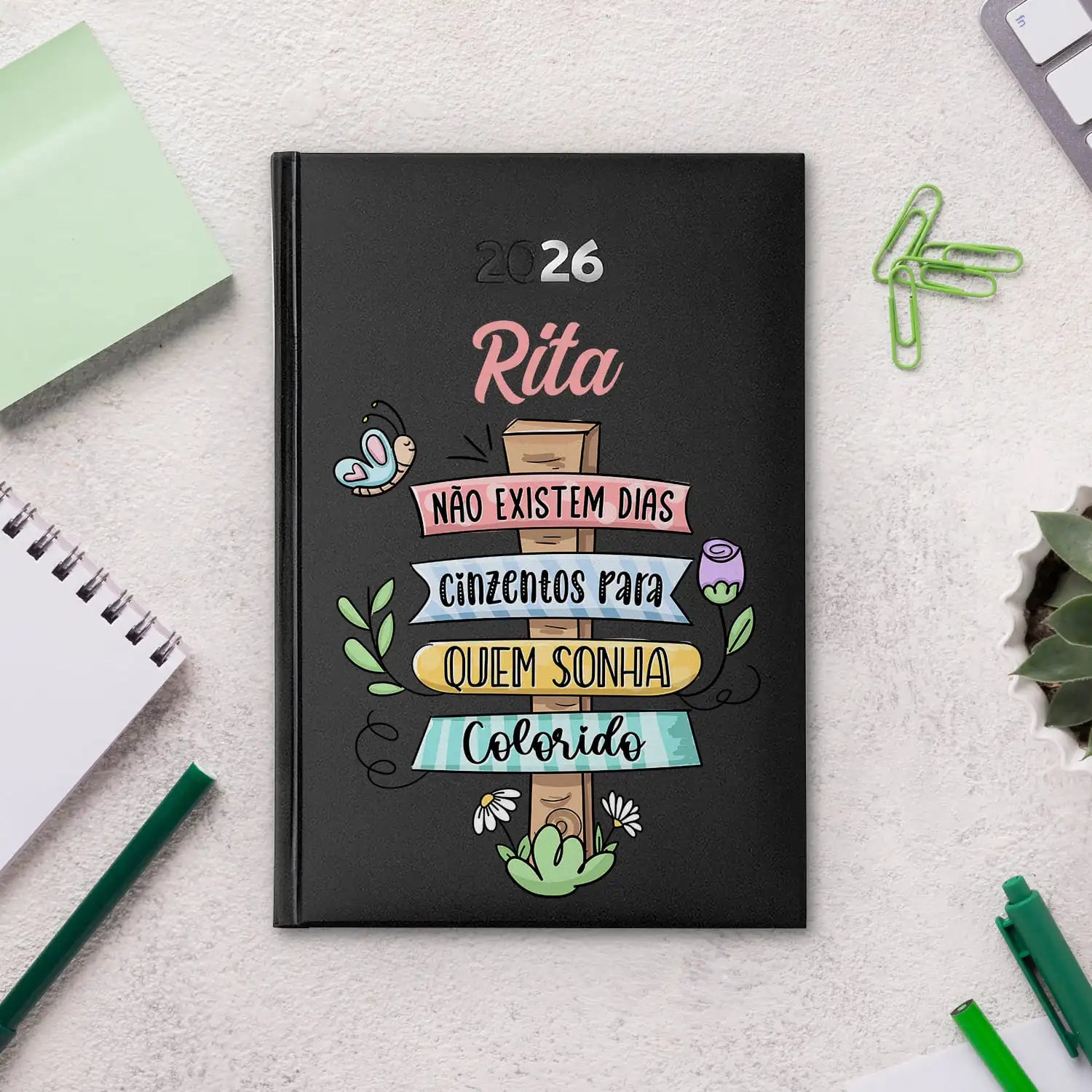 Agenda diária 2026 personalizada com nome. Capa rígida PU, formato A5.