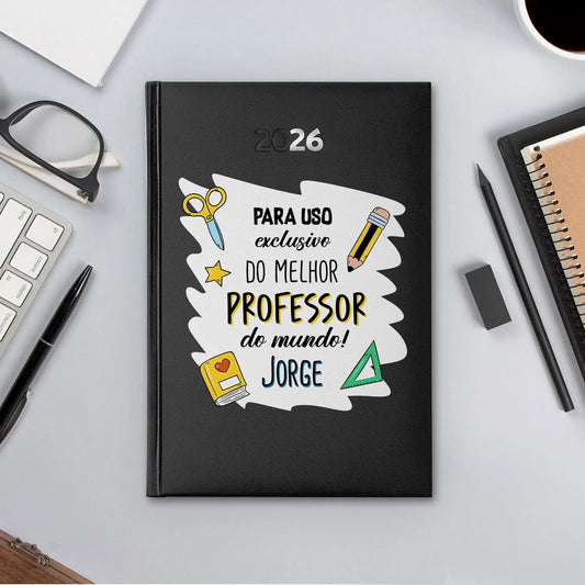 Agenda diária 2026 personalizada com profissão e nome. Capa rígida PU, formato A5.