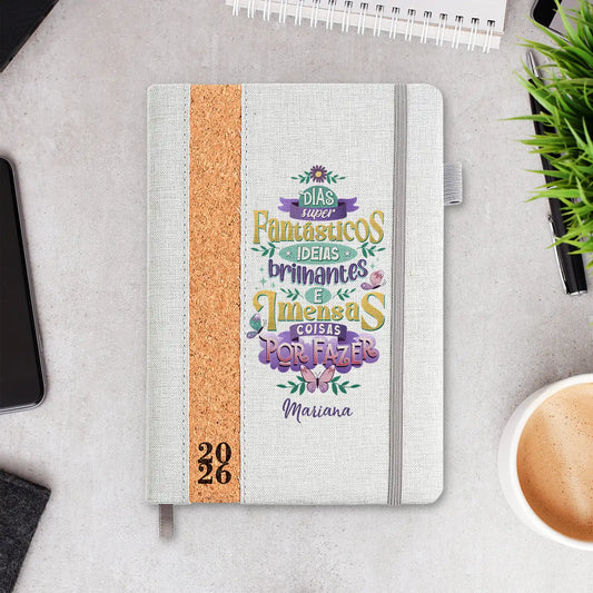 Agenda diária 2026 personalizada com nome. Capa em linho e cortiça, formato A5.