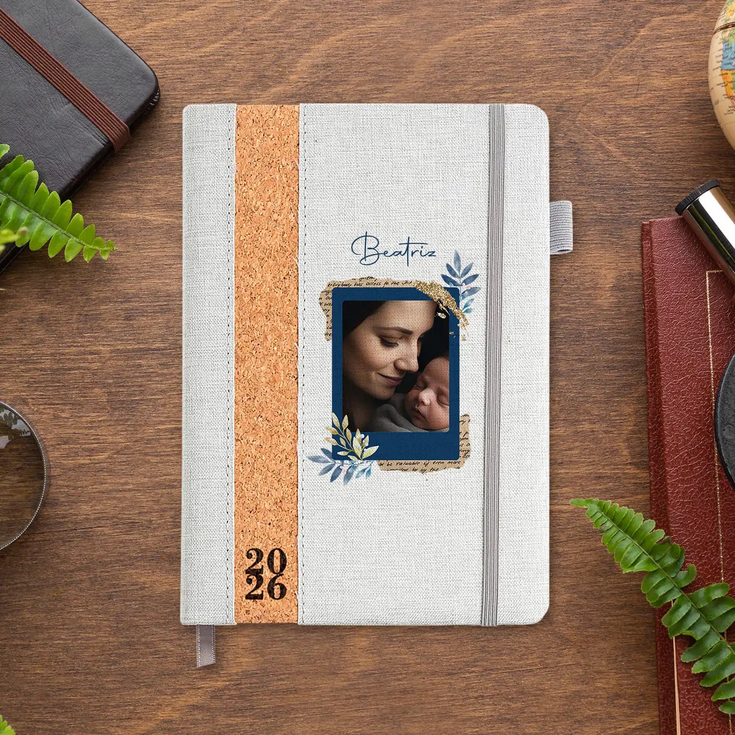 Agenda diária 2026 personalizada com nome e fotografia. Capa em linho e cortiça, formato A5.