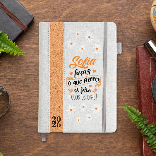 Agenda diária 2026 personalizada com nome. Capa em linho e cortiça, formato A5.