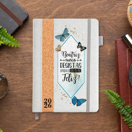 Agenda diária 2026 personalizada com nome. Capa em linho e cortiça, formato A5.