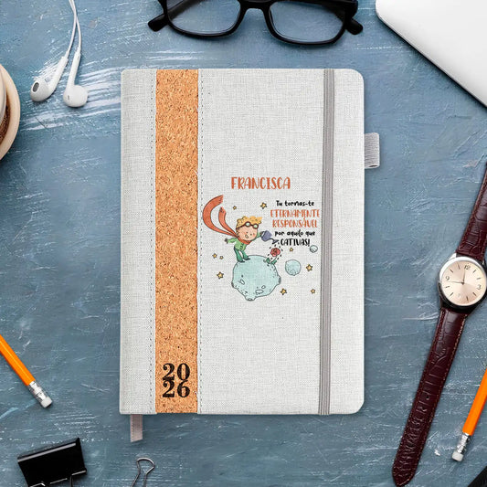 Agenda diária 2026 personalizada com nome. Capa em linho e cortiça, formato A5.