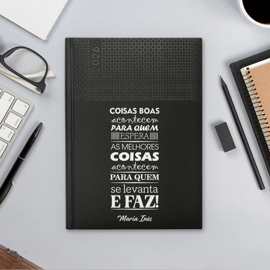 Agenda semanal 2026 personalizada com nome. Capa em PU, formato A5+.