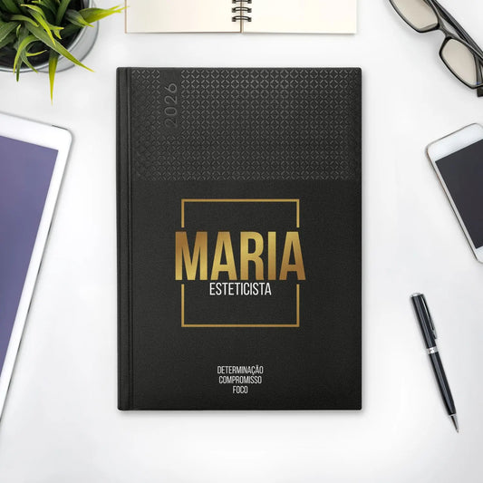 Agenda semanal 2026 personalizada com nome e profissão. Capa em PU, formato A5+.