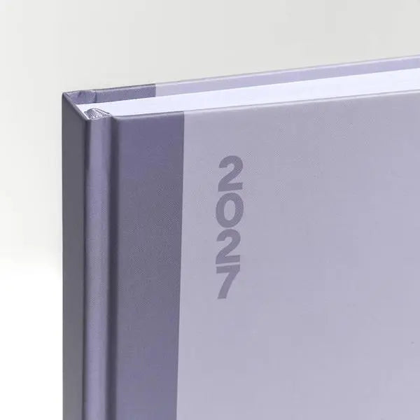 Agenda diária 2027. Capa em papel couché, formato A5.