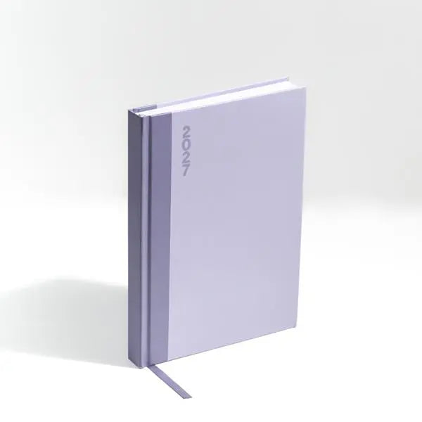 Agenda diária 2027. Capa em papel couché, formato A5.