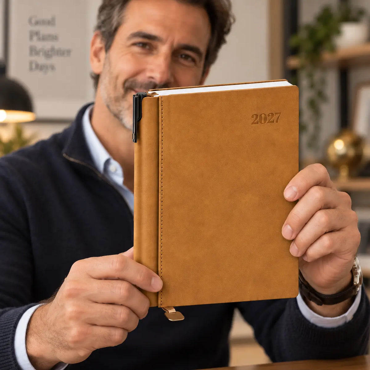 Agenda diária 2027. Capa com toque de camurça, formato A5.